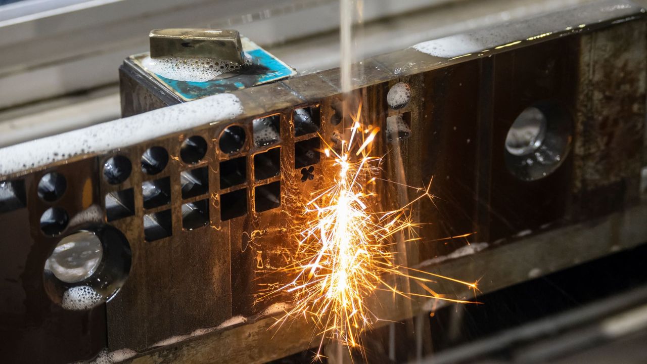 The Key Advantages of Wire EDM Service in Fine Component Manufacturing