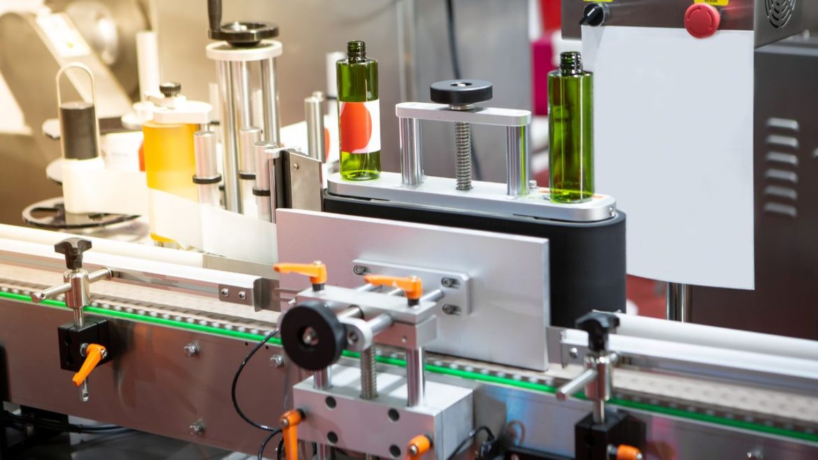 How-to-Choose-a-Labeling-Machine-Based-on-Bottle-Type